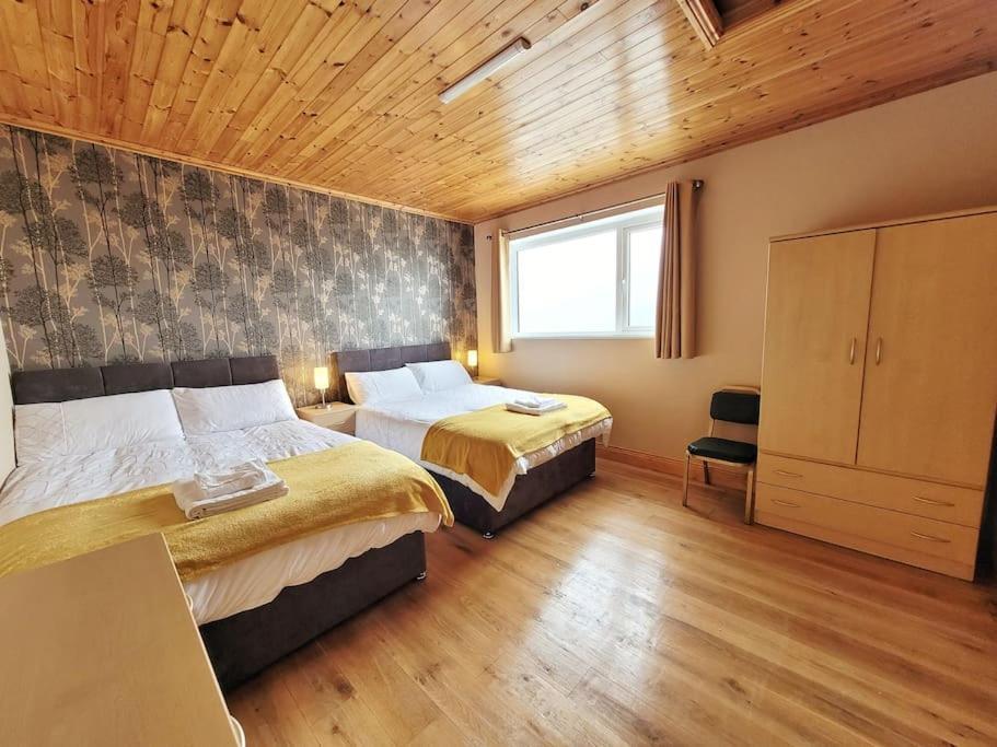 Caman Inn Килкени Екстериор снимка
